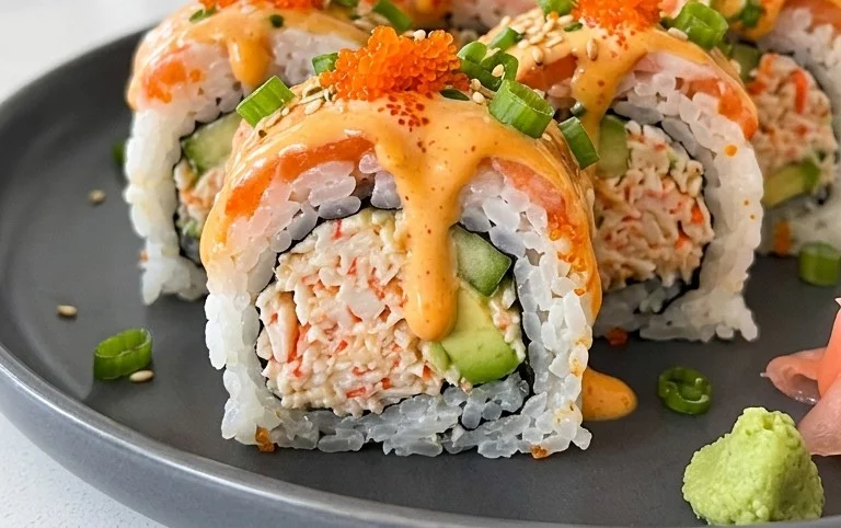 Kani Sushi (Spicy Crab Roll)